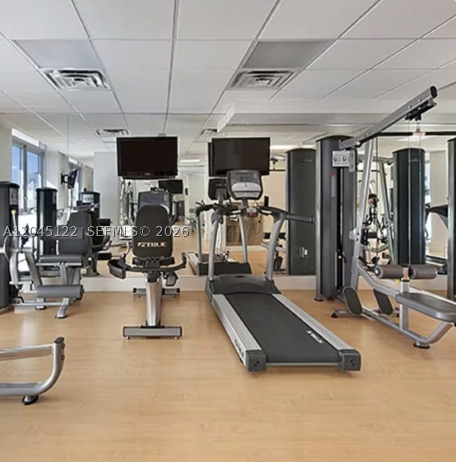 220 21st St #401 Miami Beach, FL 33139