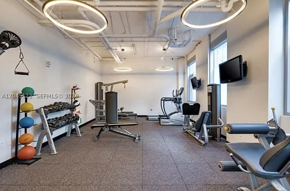 220 21st St #401 Miami Beach, FL 33139
