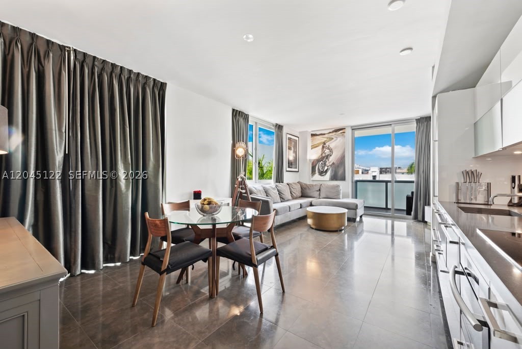220 21st St #401 Miami Beach, FL 33139