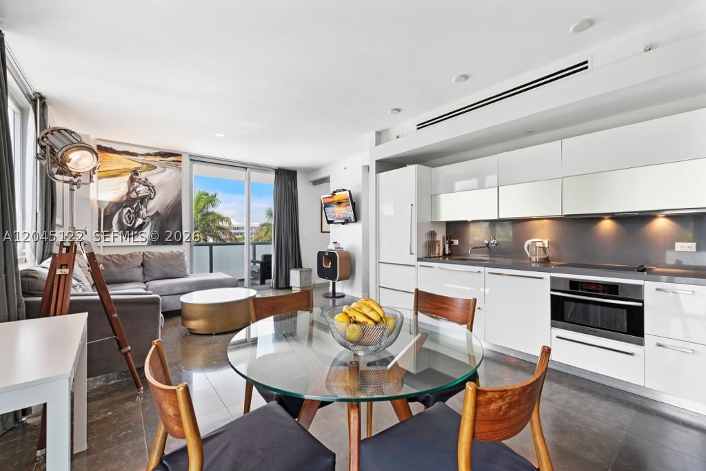 220 21st St #401 Miami Beach, FL 33139