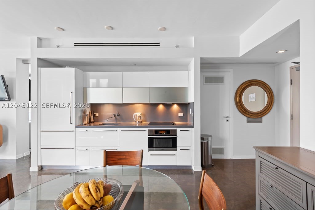 220 21st St #401 Miami Beach, FL 33139