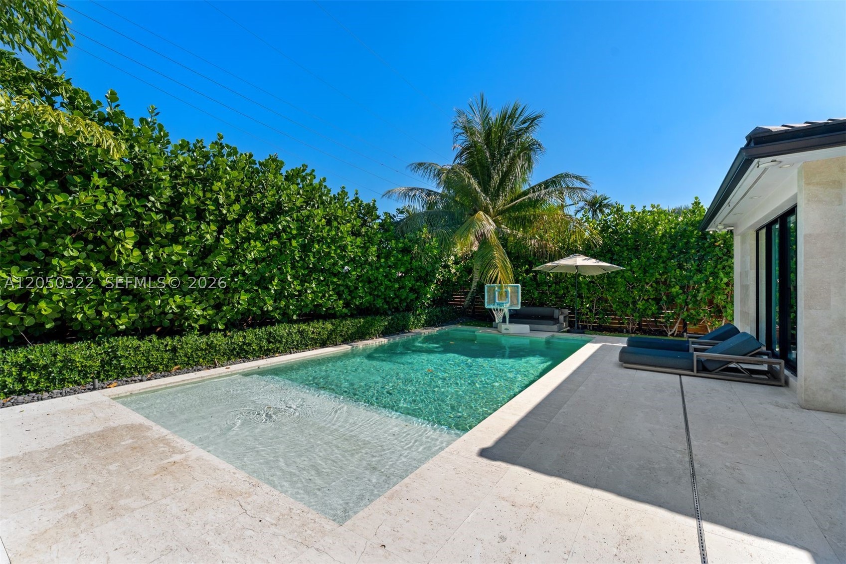 771 Fairway Dr Miami Beach, FL 33141