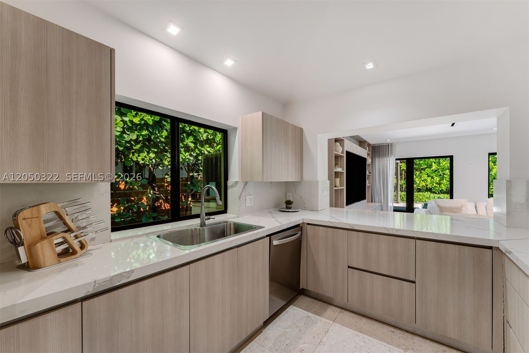 771 Fairway Dr Miami Beach, FL 33141
