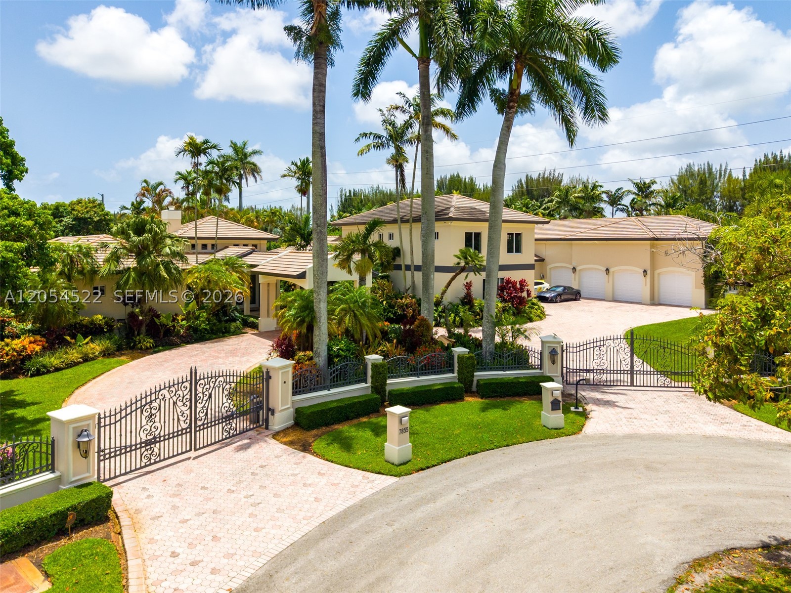 7855 SW 83rd Ct Miami, FL 33143