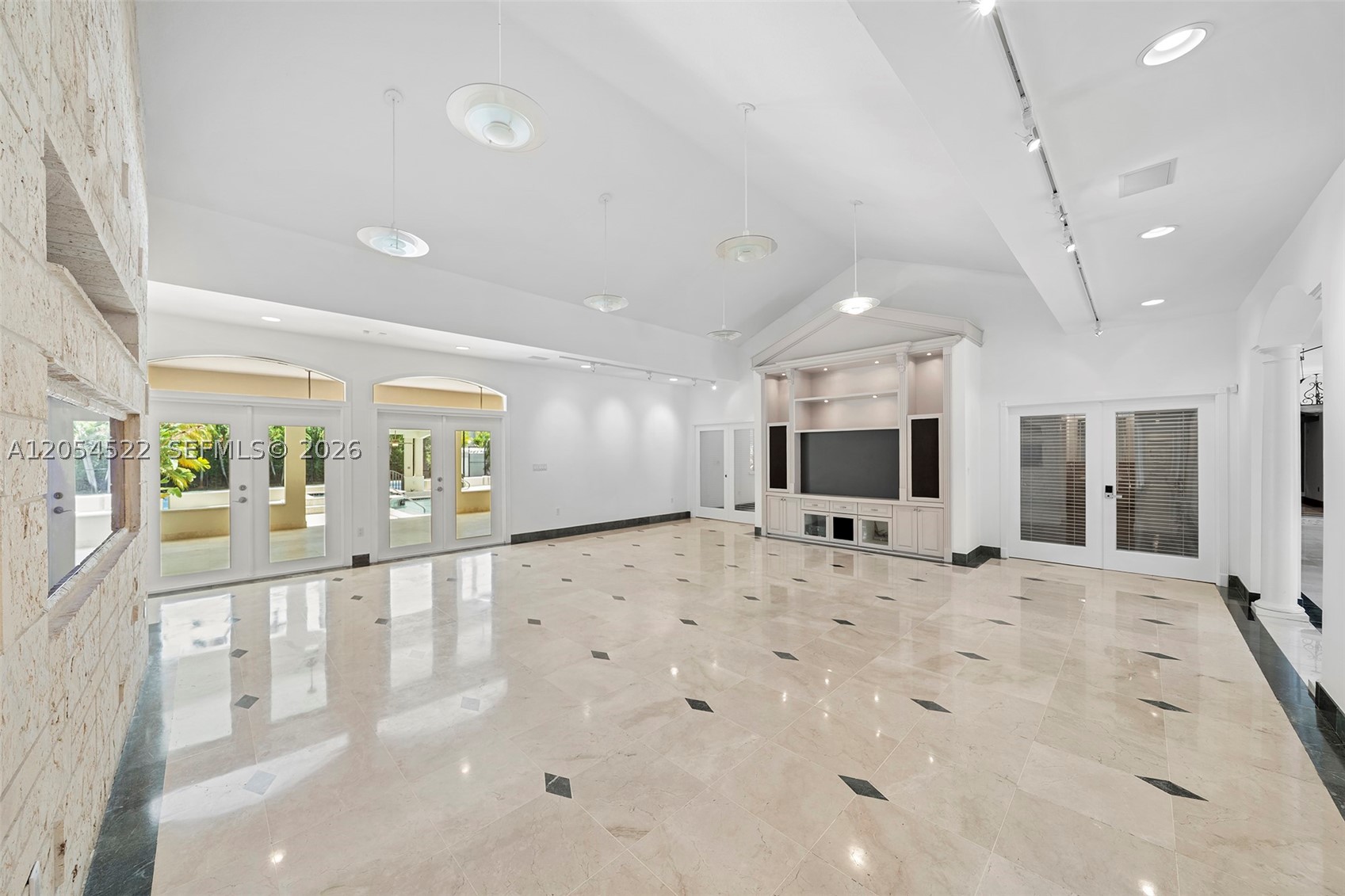 7855 SW 83rd Ct Miami, FL 33143