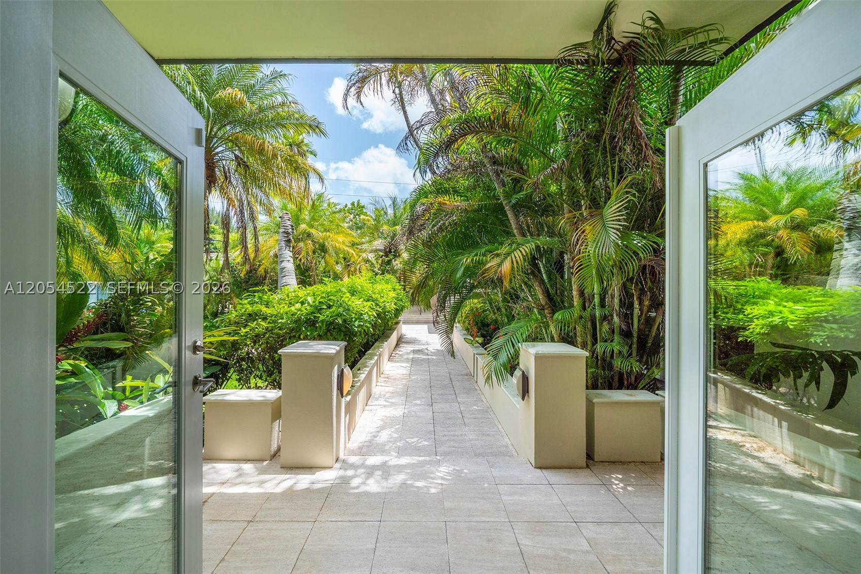 7855 SW 83rd Ct Miami, FL 33143