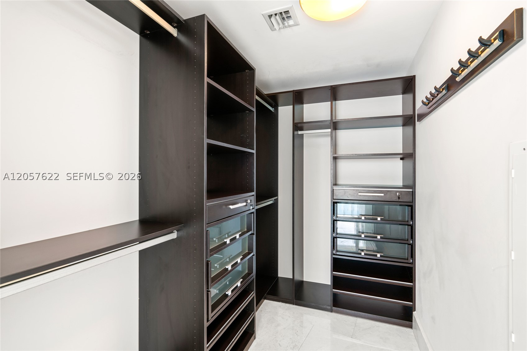 image Epic Residences35