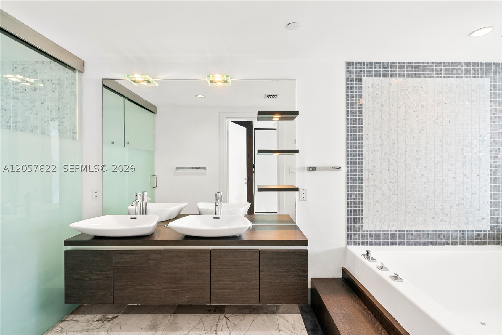 image Epic Residences36