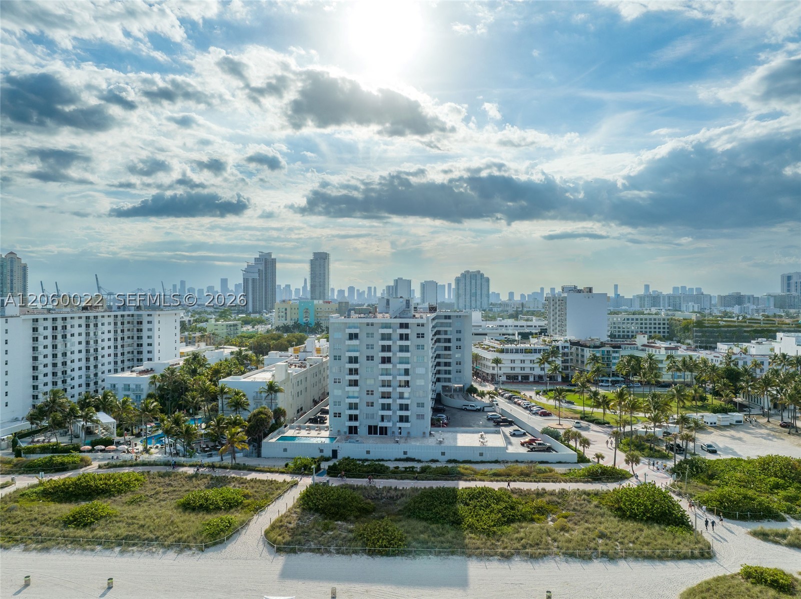 465 Ocean Dr #303