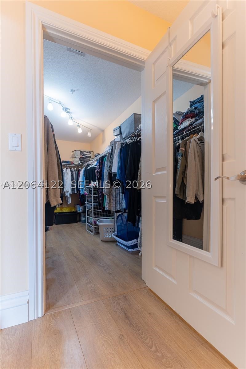 image Alaqua25