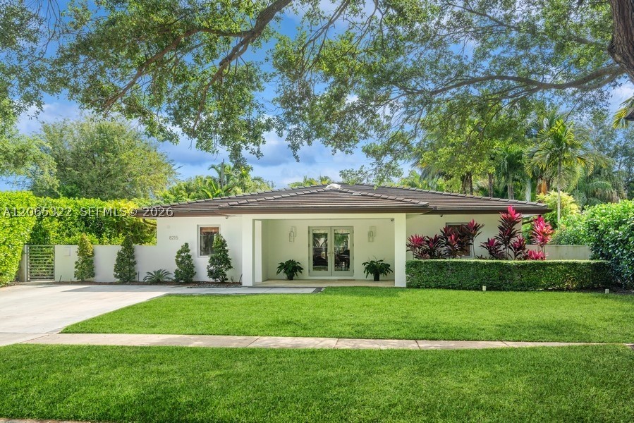 8215 SW 63rd Pl Miami, FL 33143