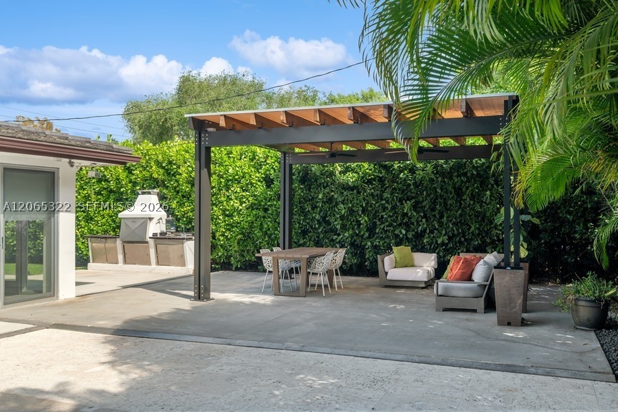 8215 SW 63rd Pl Miami, FL 33143