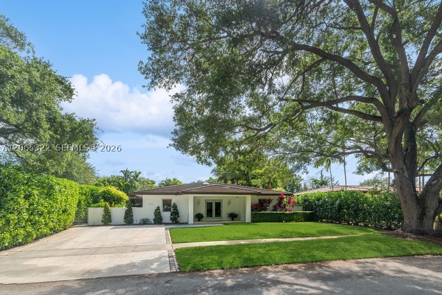 8215 SW 63rd Pl Miami, FL 33143