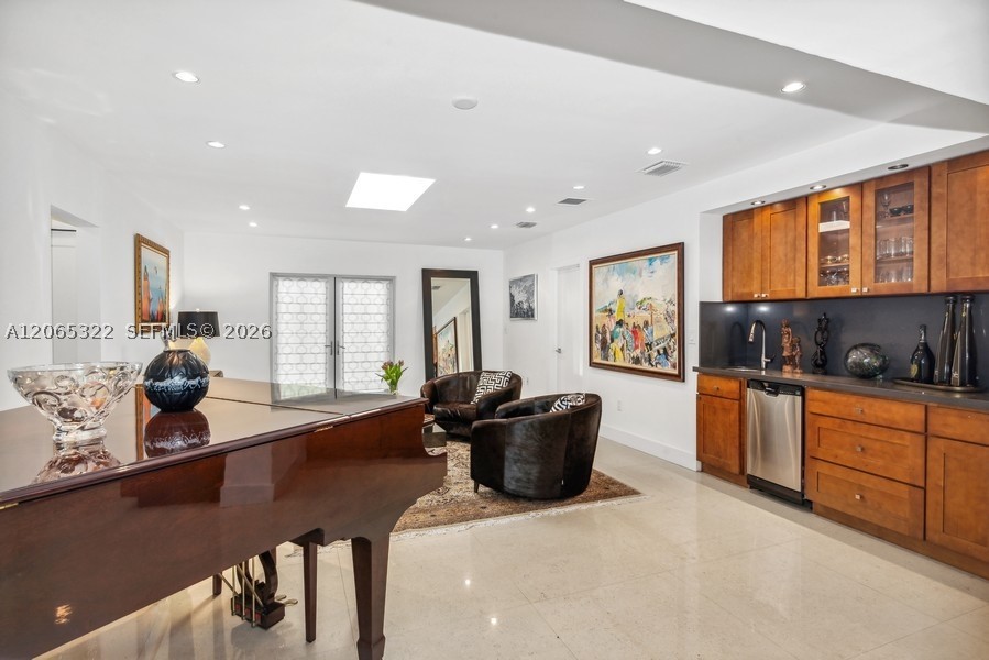 8215 SW 63rd Pl Miami, FL 33143