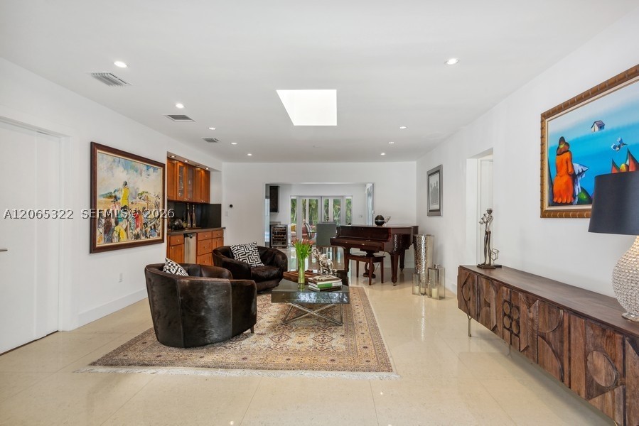 8215 SW 63rd Pl Miami, FL 33143