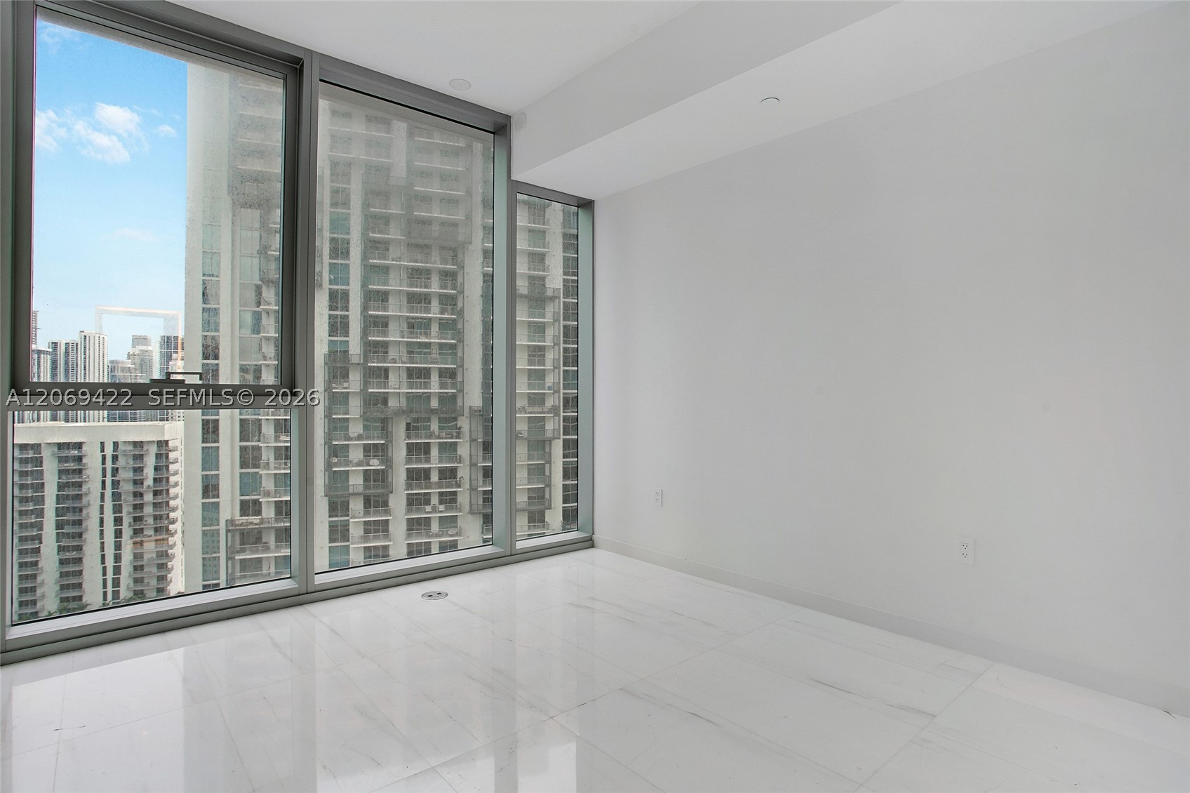 image Aston Martin Residences10