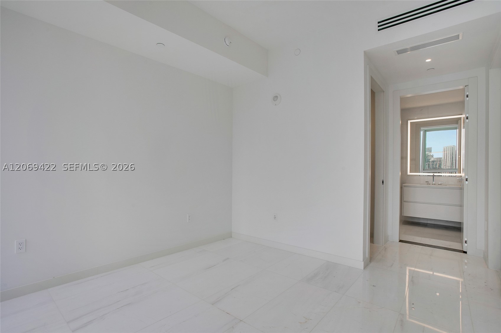 image Aston Martin Residences13