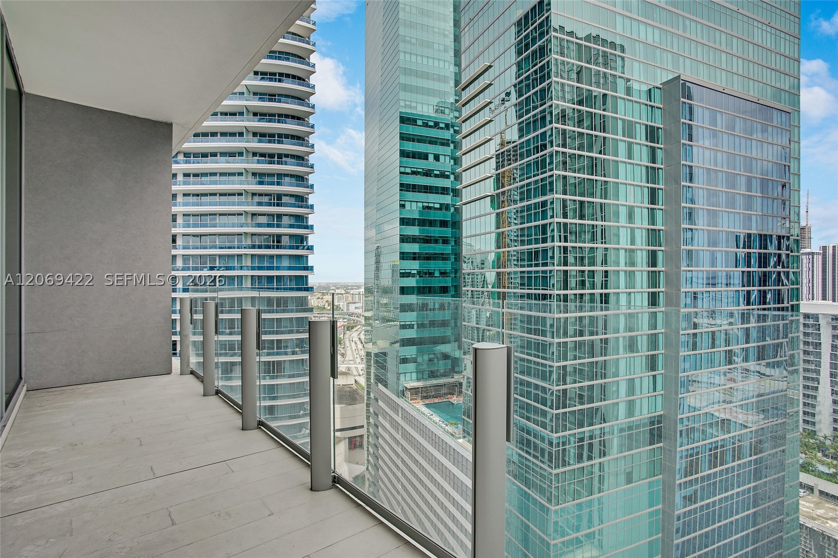 image Aston Martin Residences17