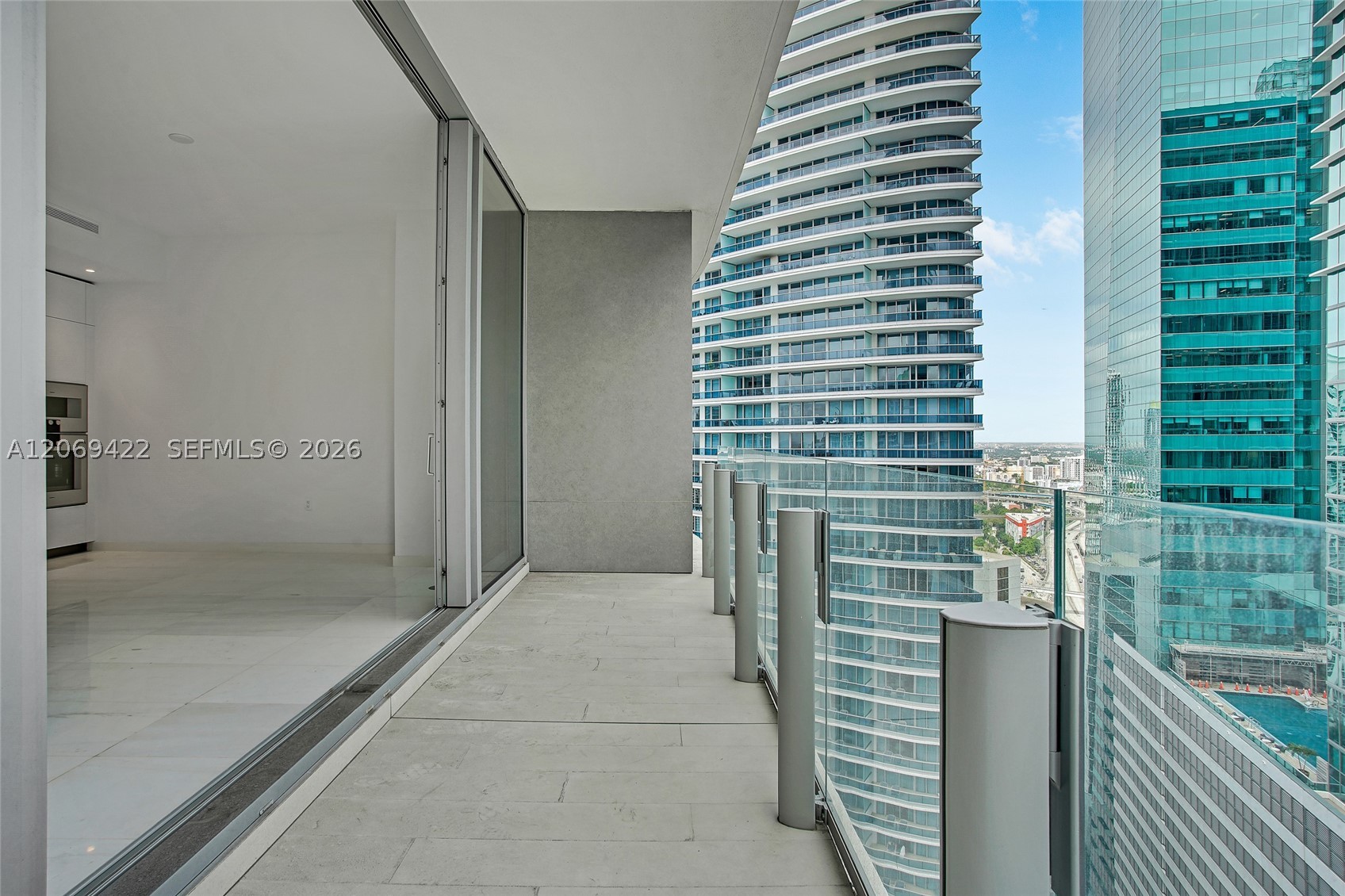 image Aston Martin Residences18