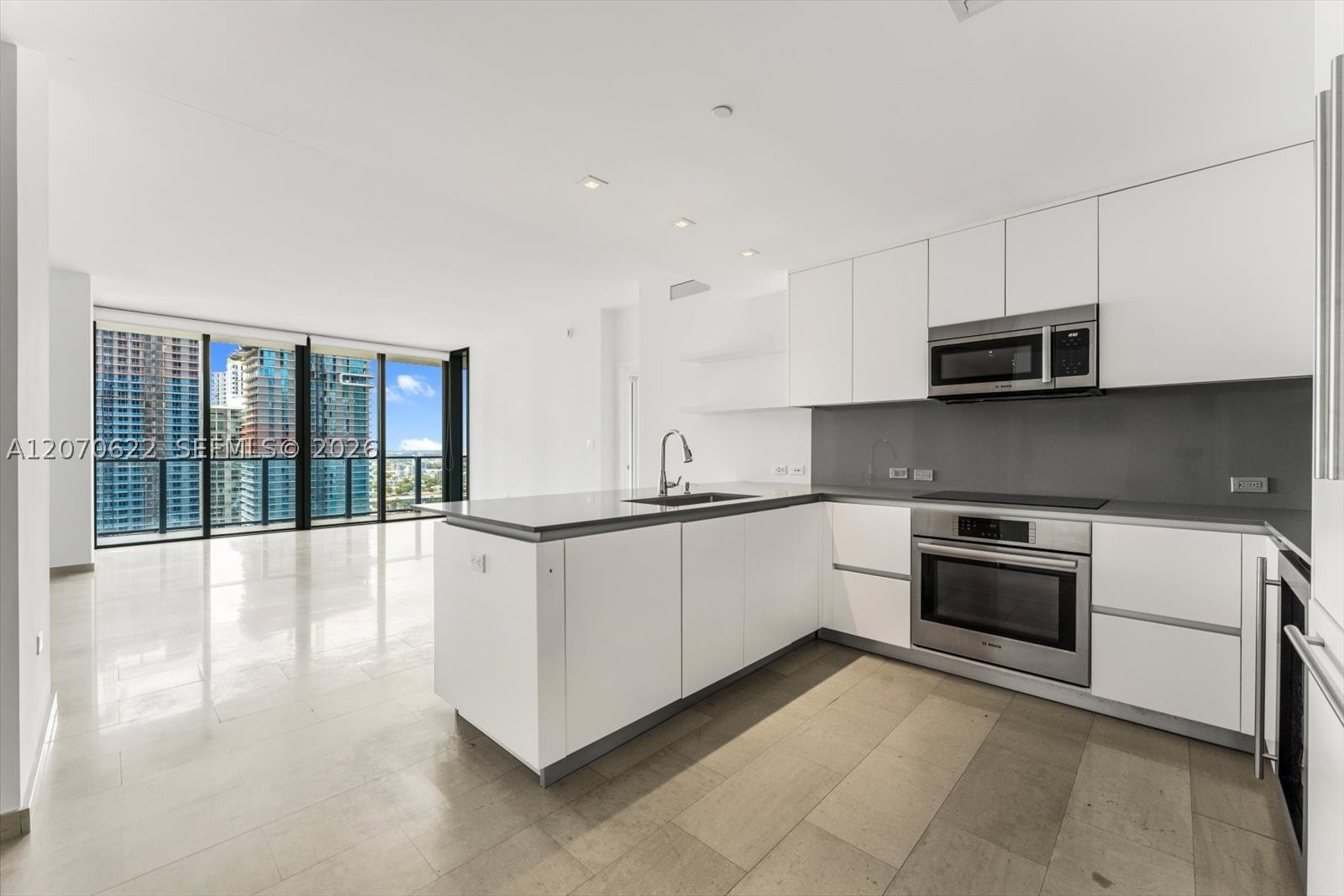 68 SE 6th St #2304