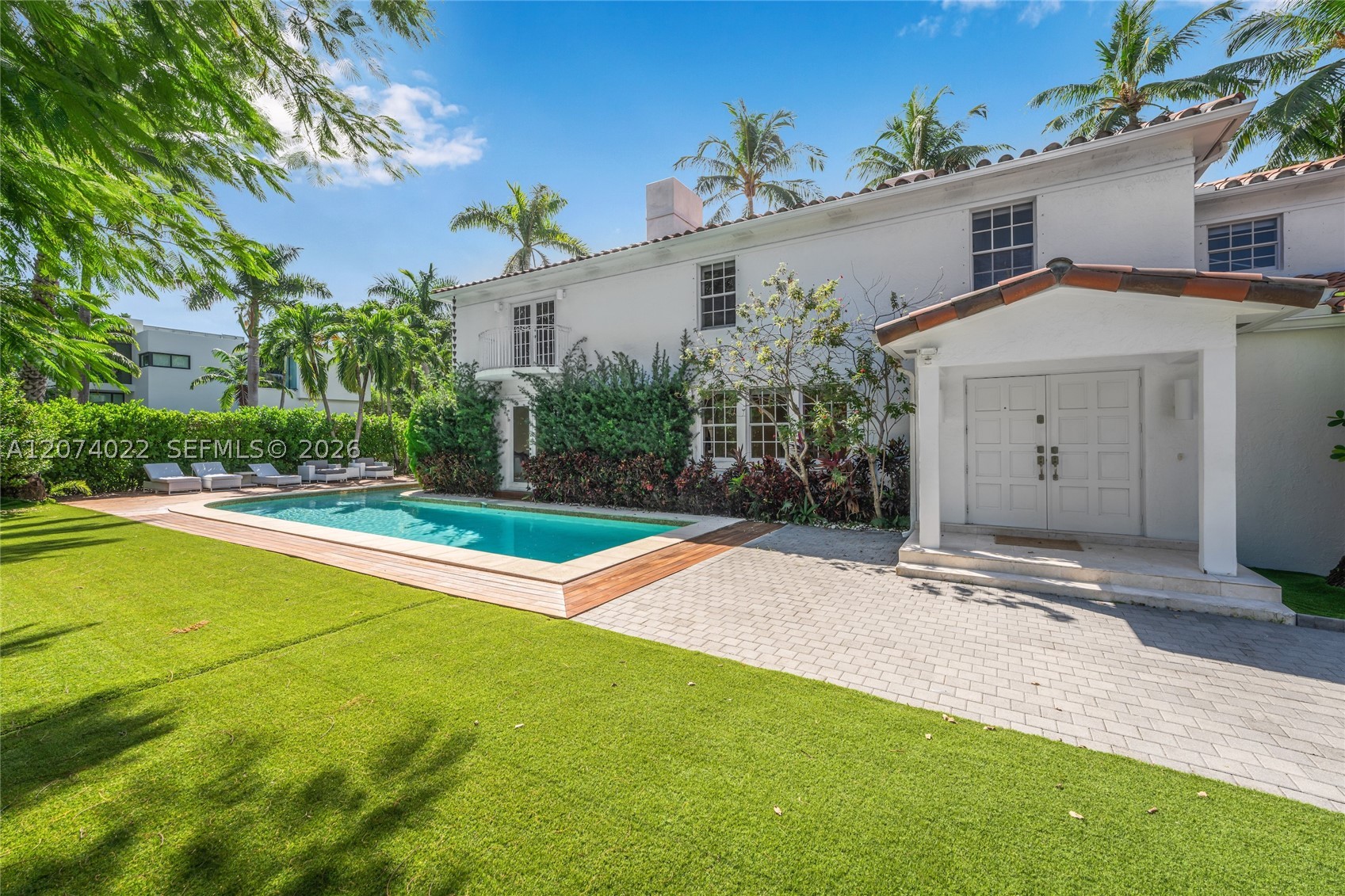 140 N Hibiscus Dr Miami Beach, FL 33139