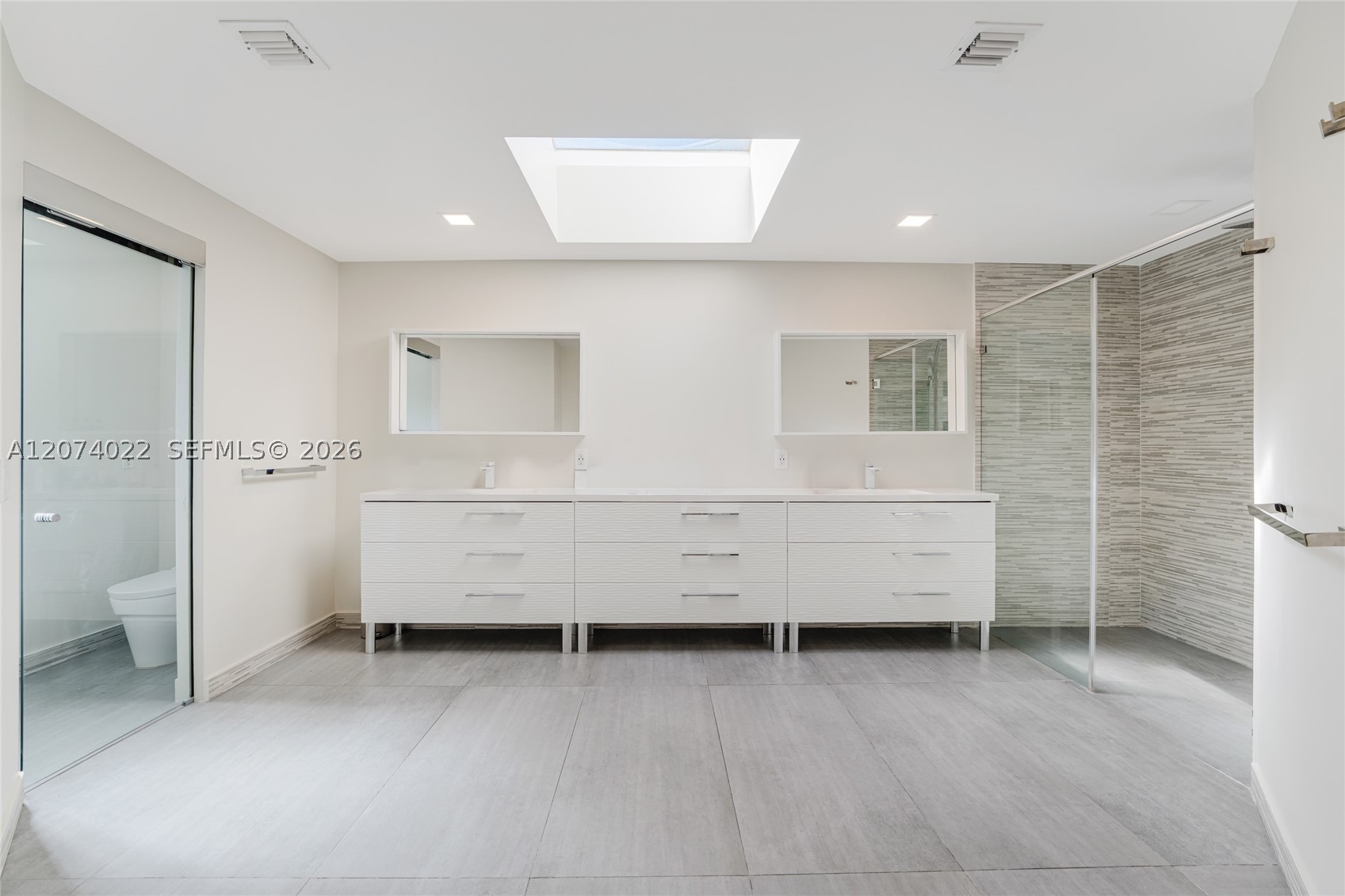 140 N Hibiscus Dr Miami Beach, FL 33139