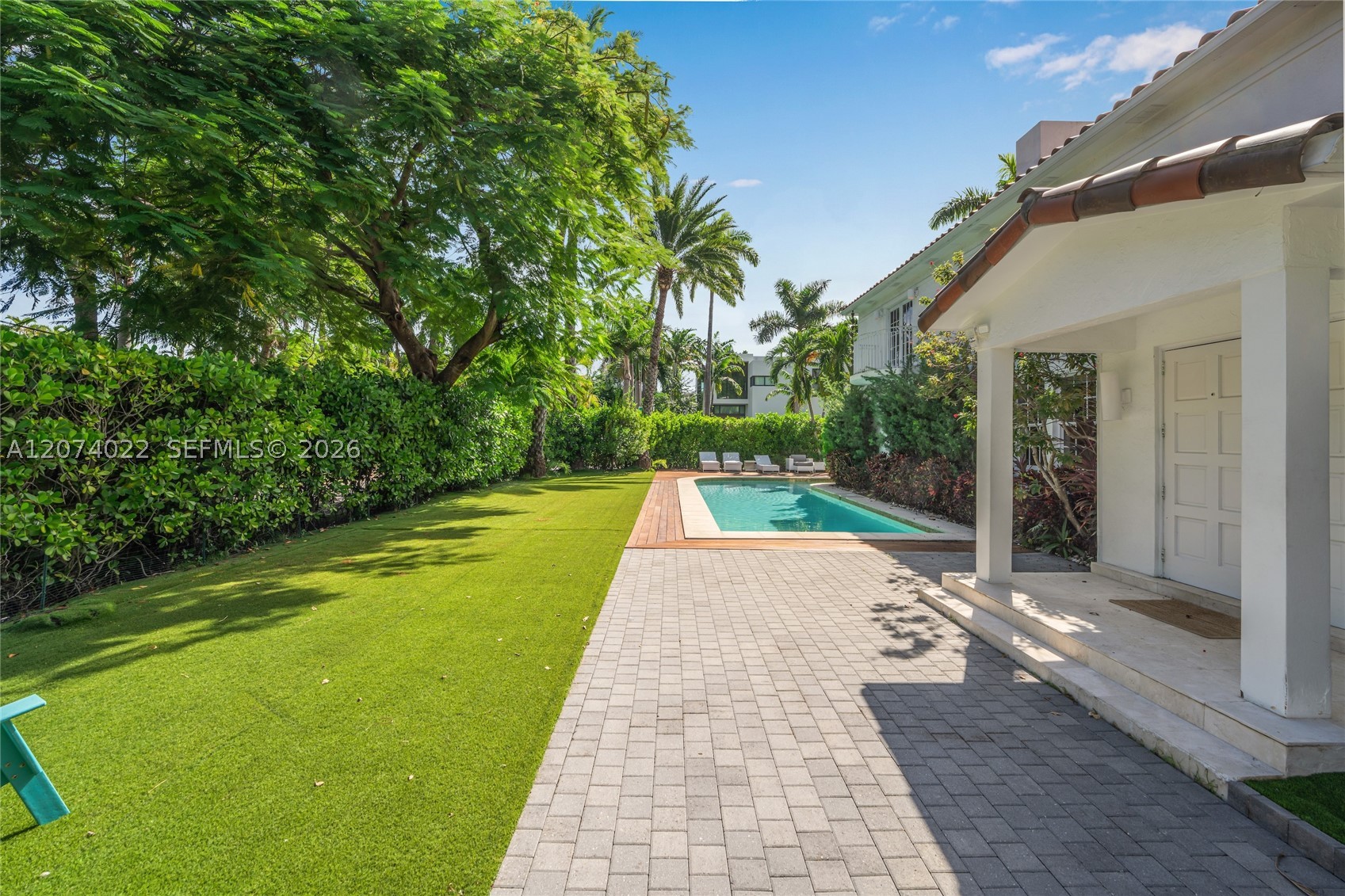 140 N Hibiscus Dr Miami Beach, FL 33139