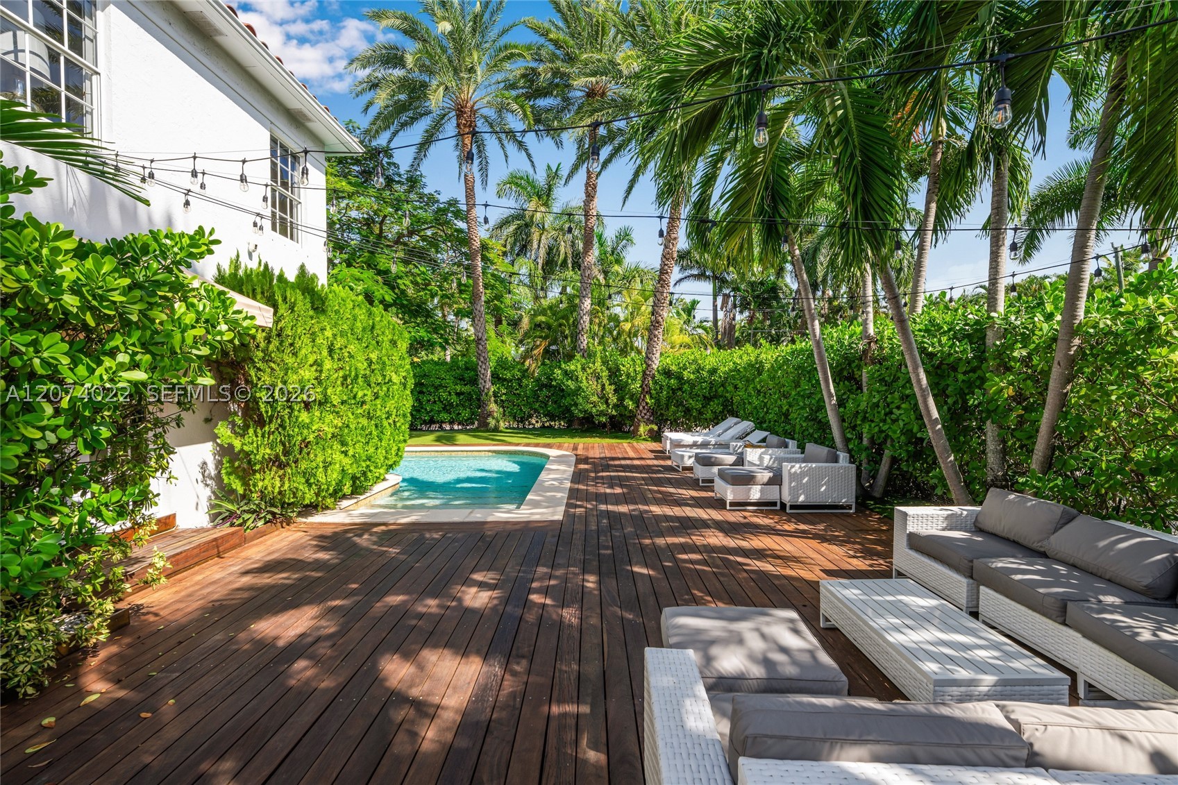 140 N Hibiscus Dr Miami Beach, FL 33139
