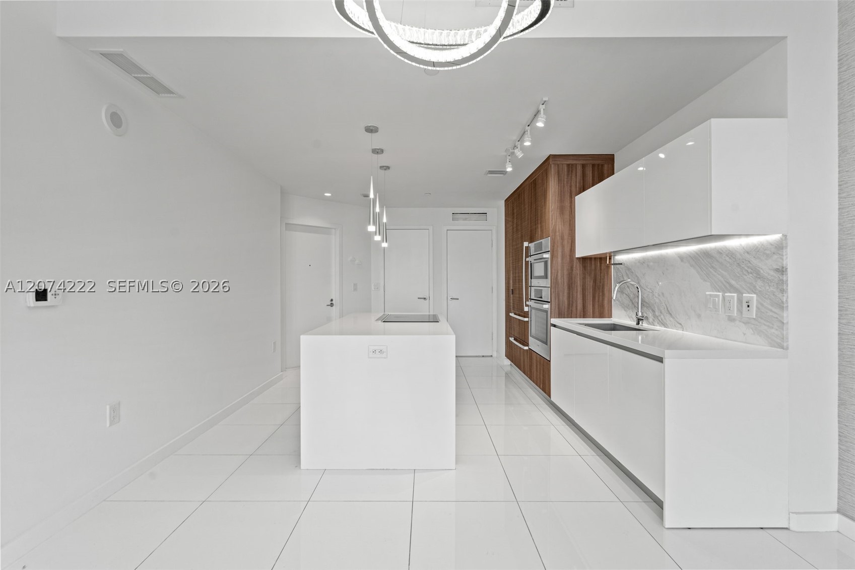 851 NE 1st Ave #1506 Miami, FL 33132