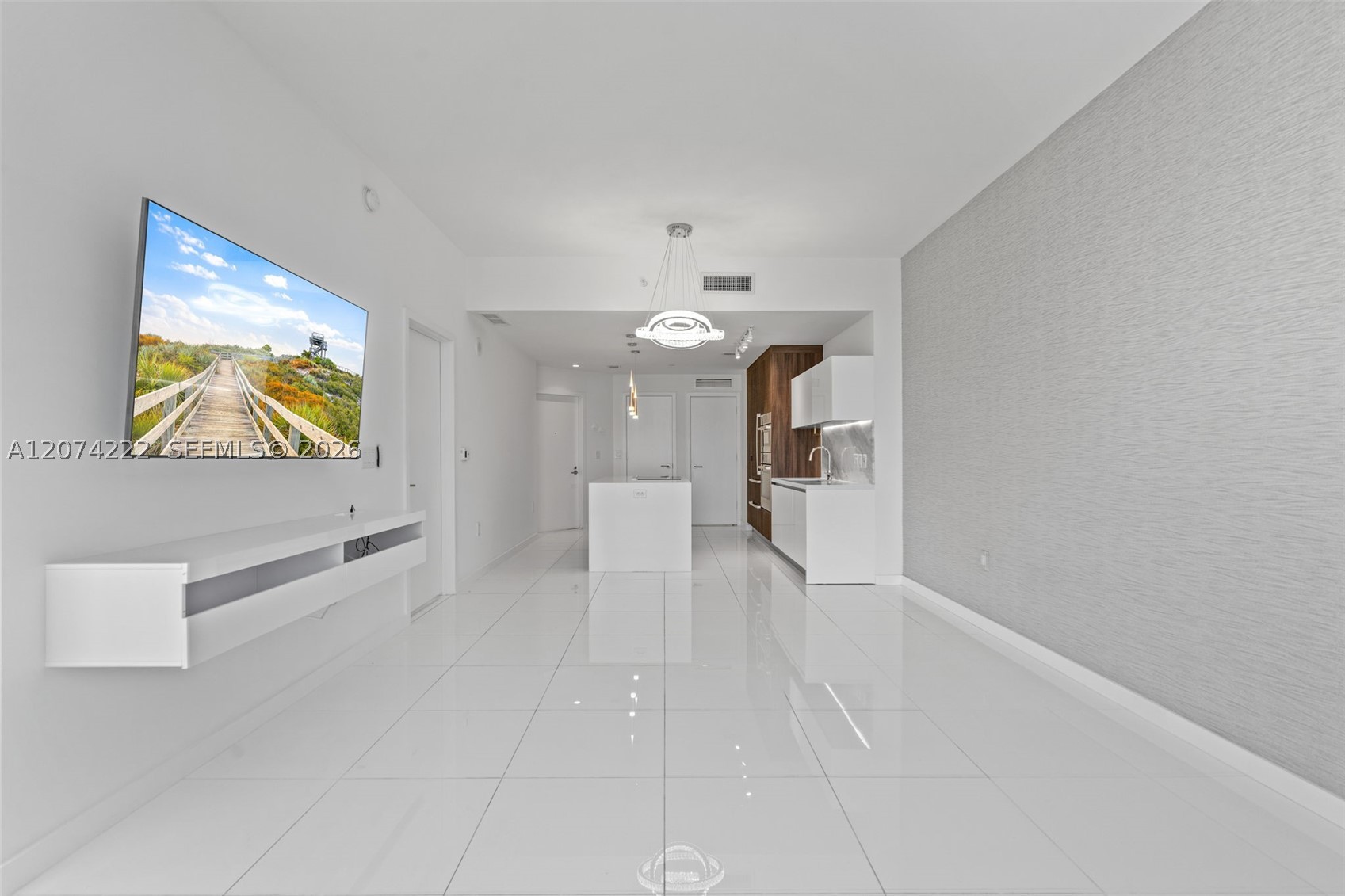 851 NE 1st Ave #1506 Miami, FL 33132