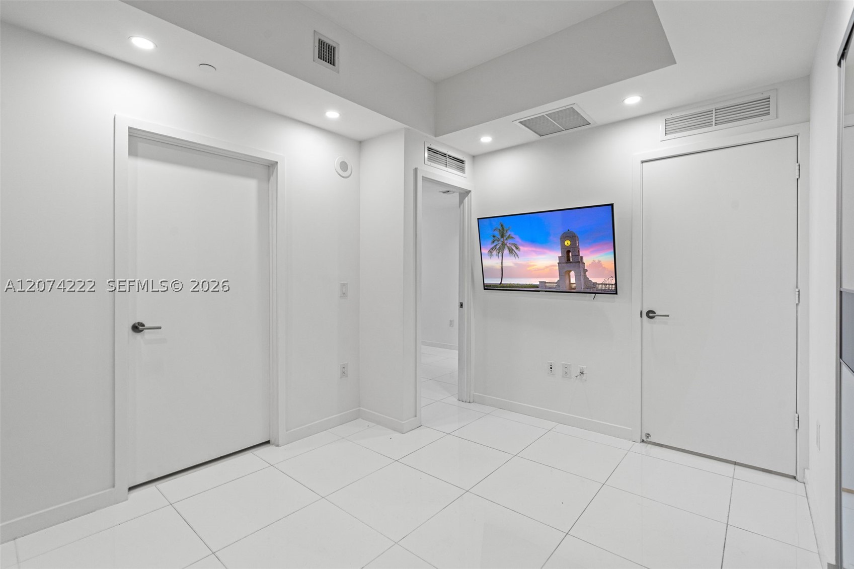 851 NE 1st Ave #1506 Miami, FL 33132