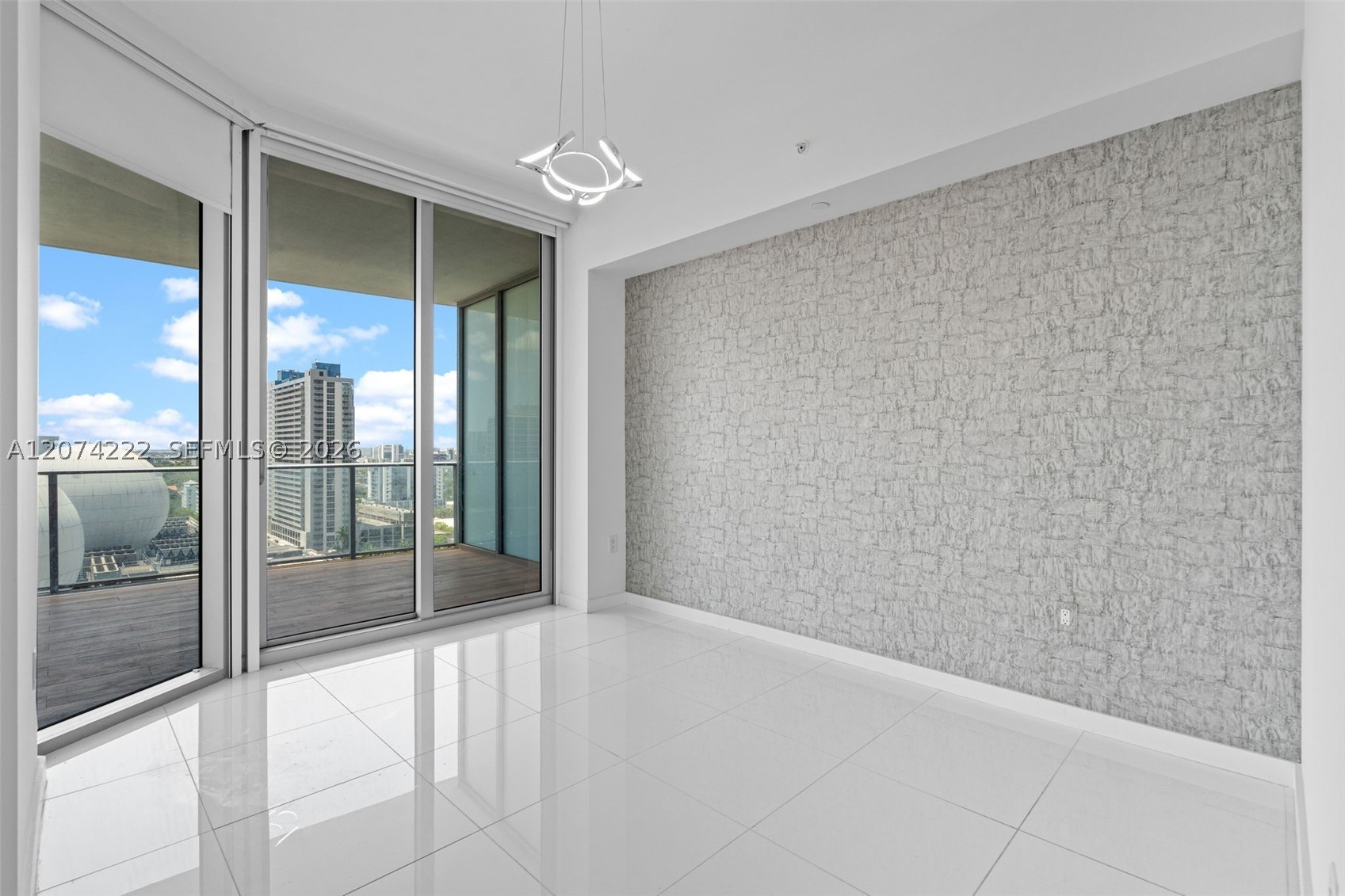 851 NE 1st Ave #1506 Miami, FL 33132