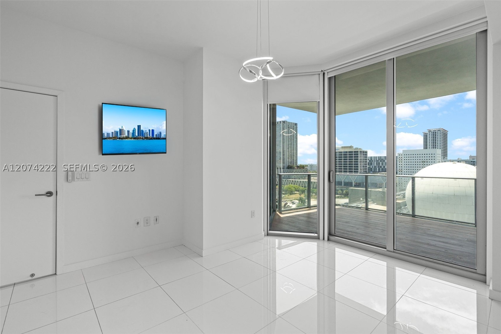 851 NE 1st Ave #1506 Miami, FL 33132