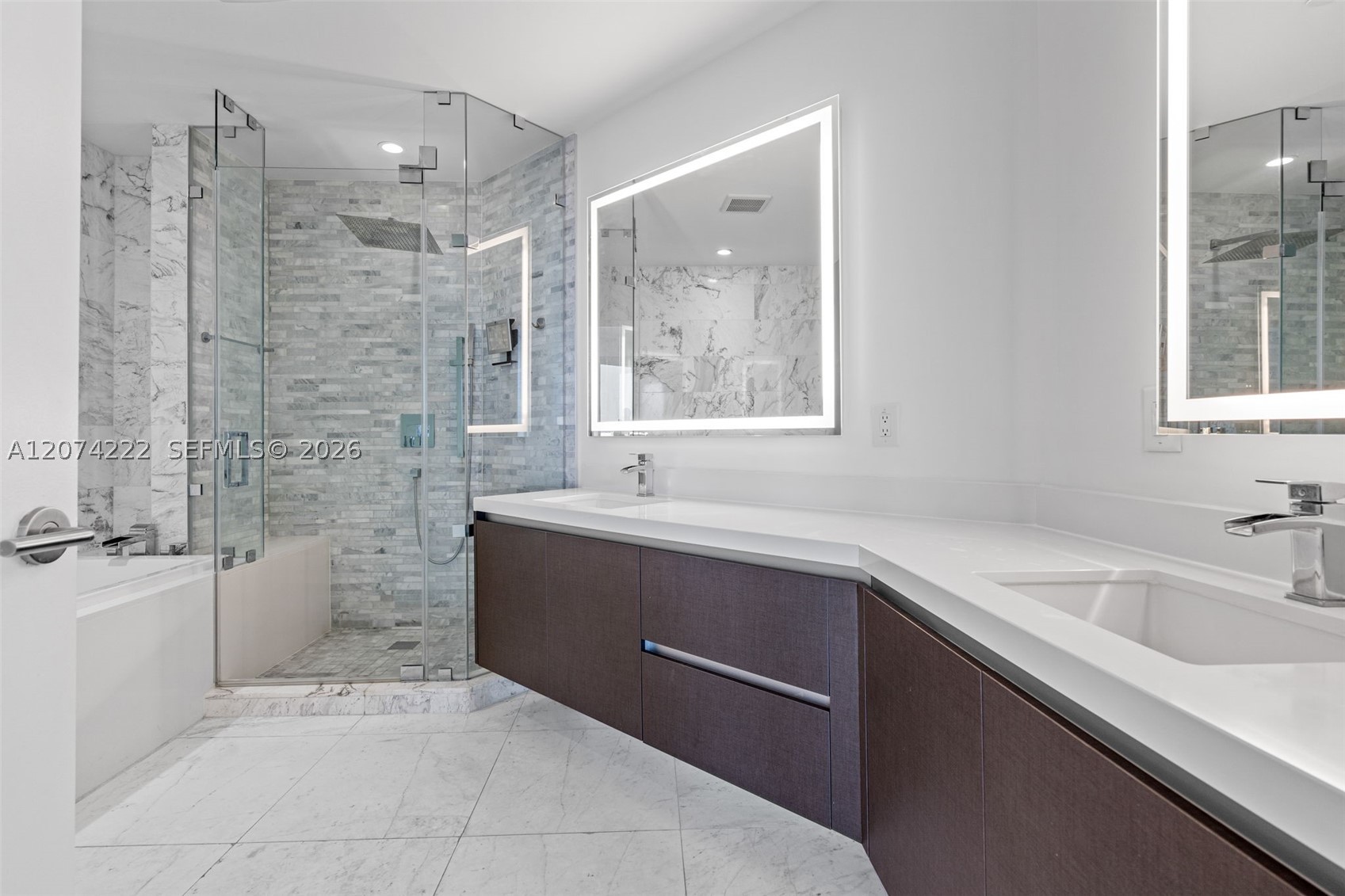 851 NE 1st Ave #1506 Miami, FL 33132
