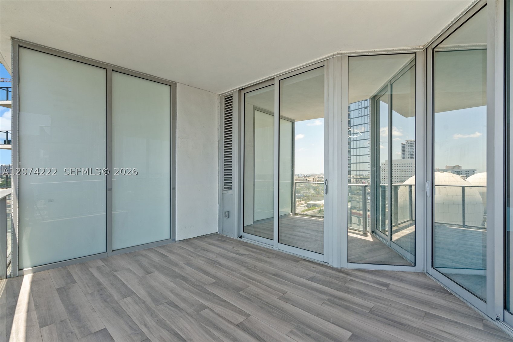 851 NE 1st Ave #1506 Miami, FL 33132
