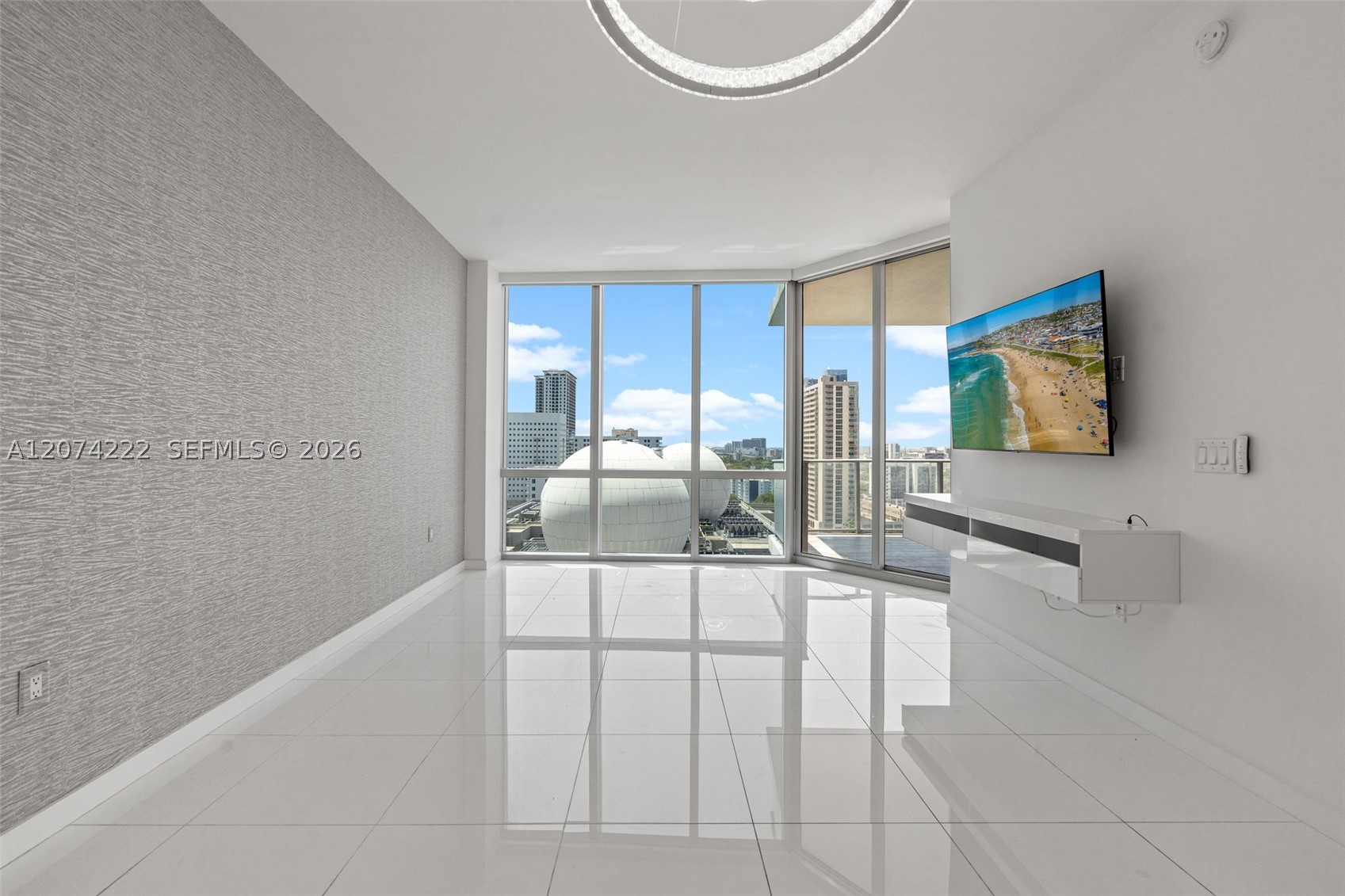 851 NE 1st Ave #1506 Miami, FL 33132