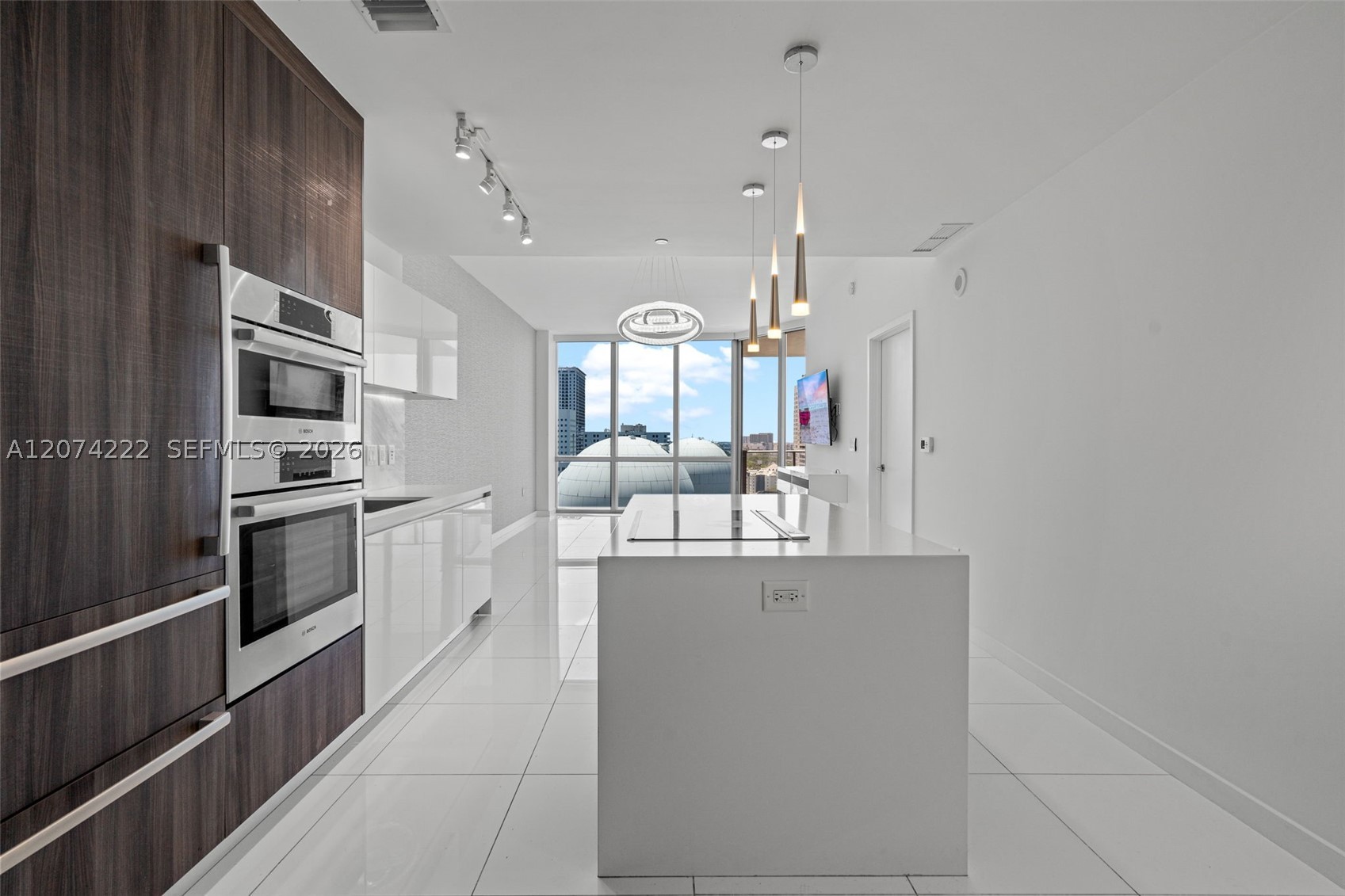851 NE 1st Ave #1506 Miami, FL 33132