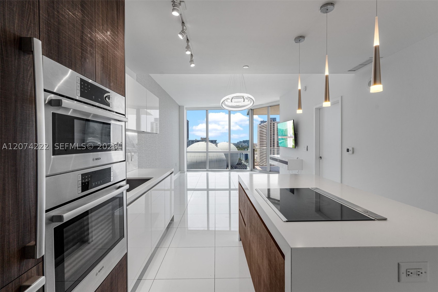 851 NE 1st Ave #1506 Miami, FL 33132
