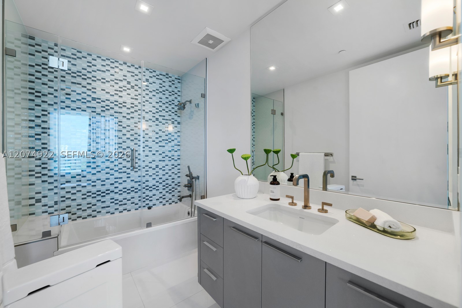 5959 Collins Ave #1606 Miami Beach, FL 33140