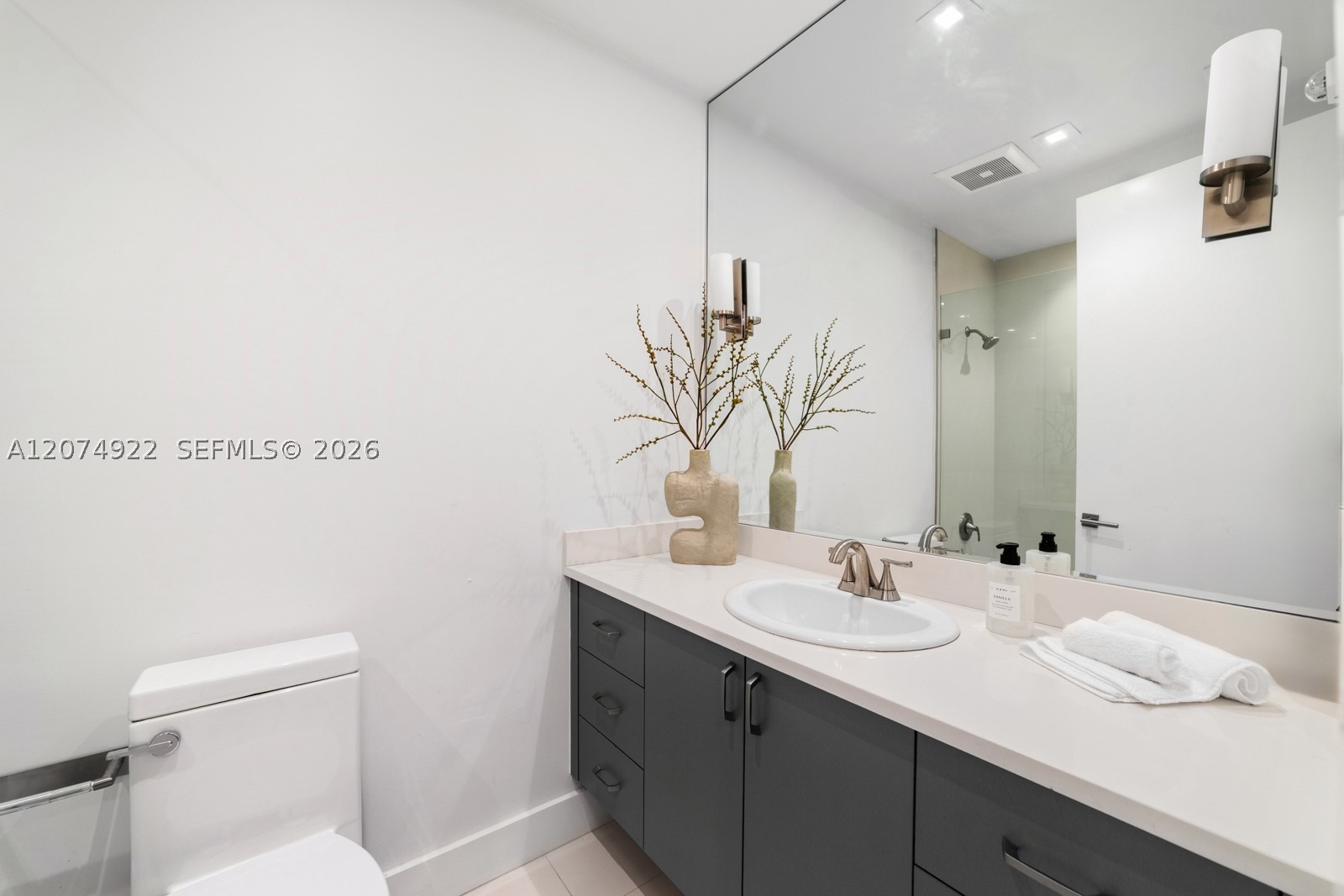 5959 Collins Ave #1606 Miami Beach, FL 33140
