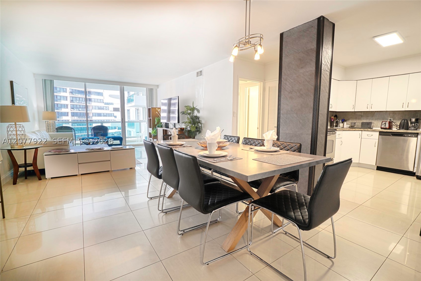 5161 Collins Ave #1101