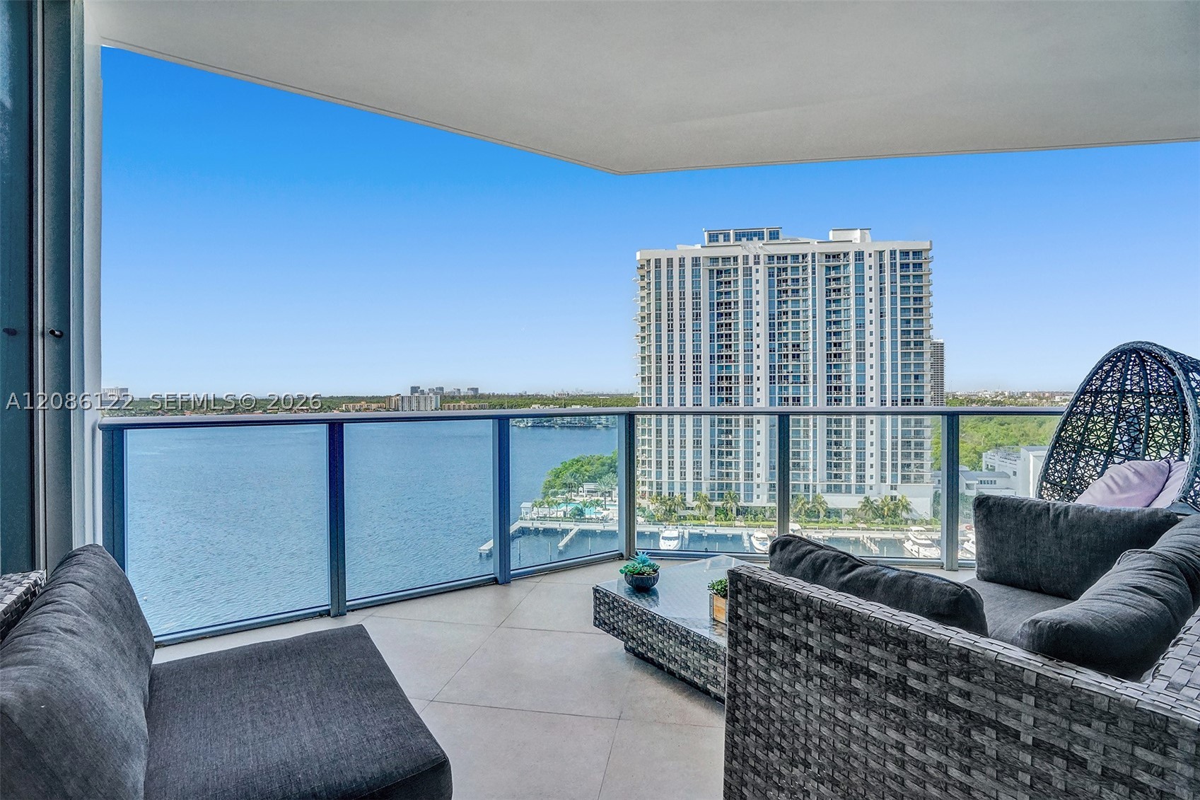 image Marina Palms Residences12