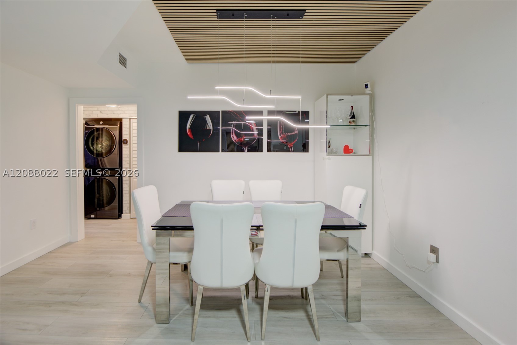 image The Venture at Aventura12
