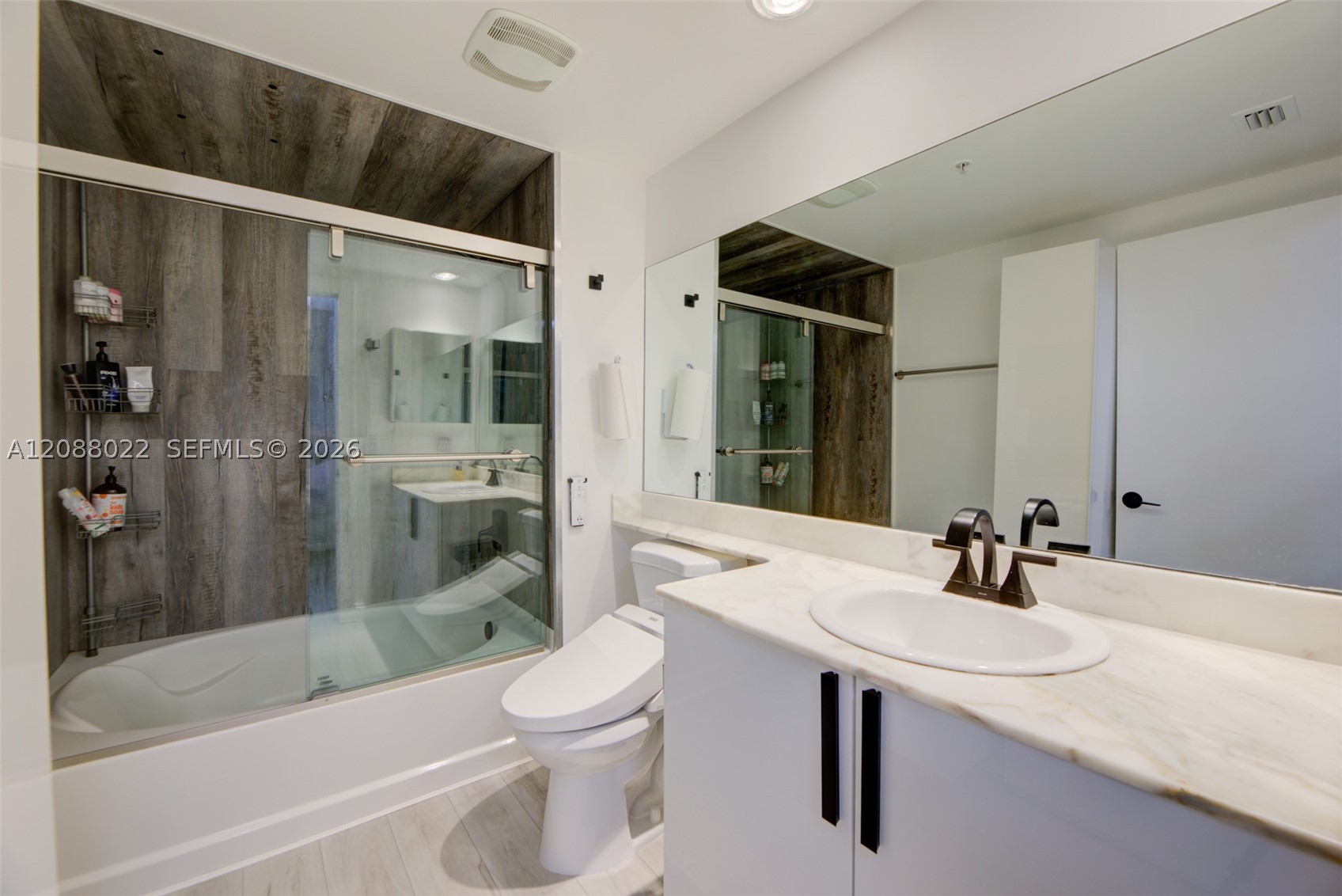 image The Venture at Aventura18