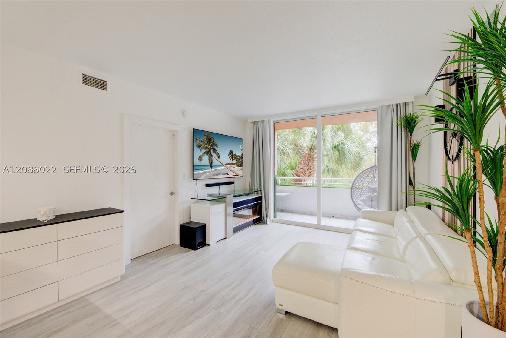 image The Venture at Aventura1