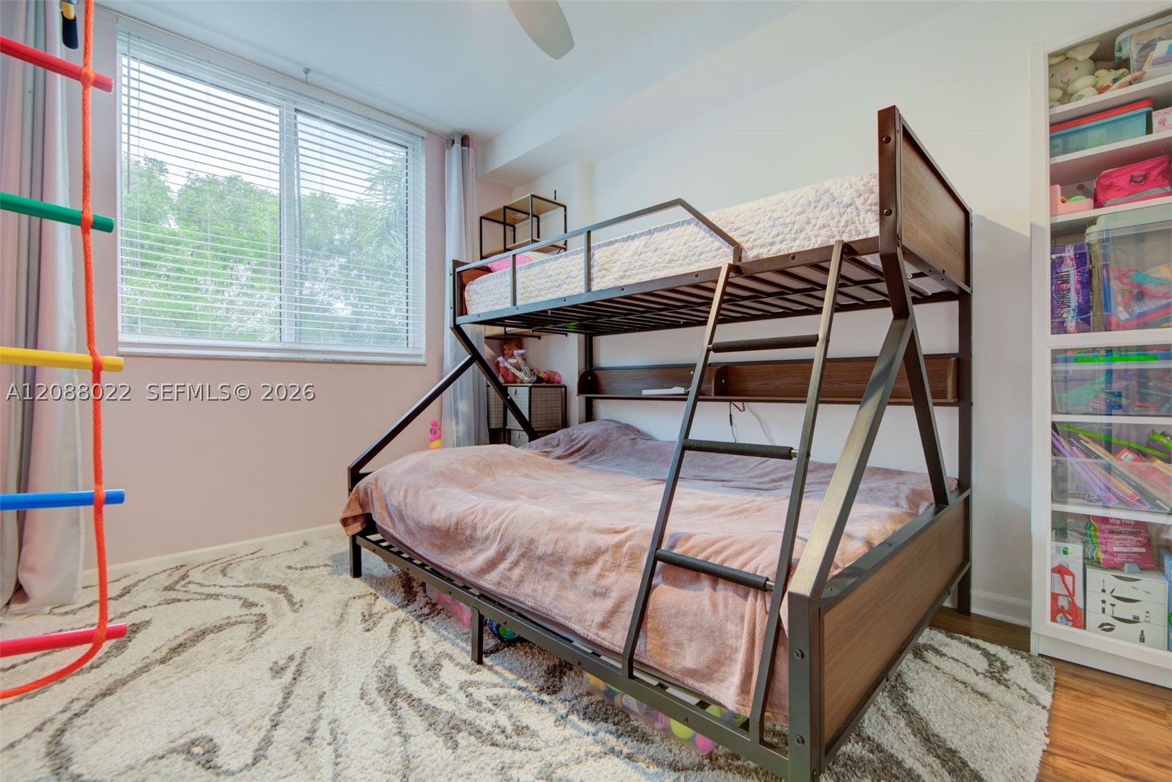 image The Venture at Aventura21