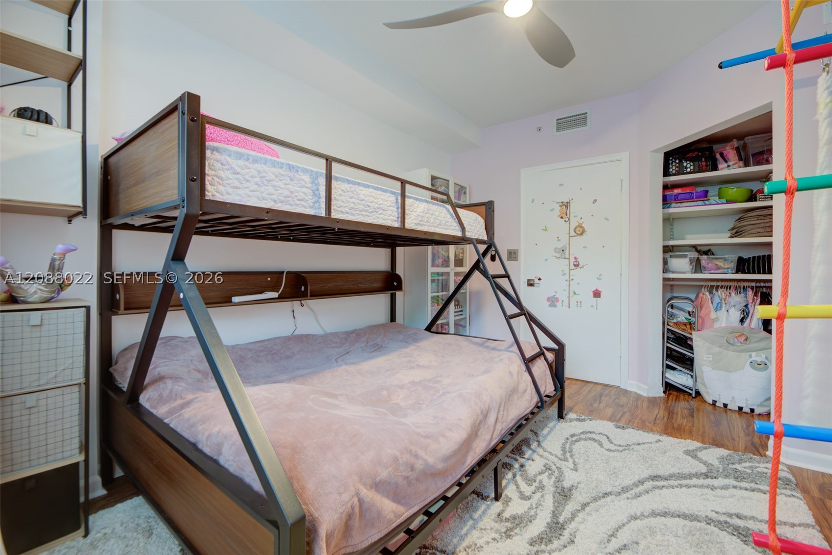 image The Venture at Aventura22