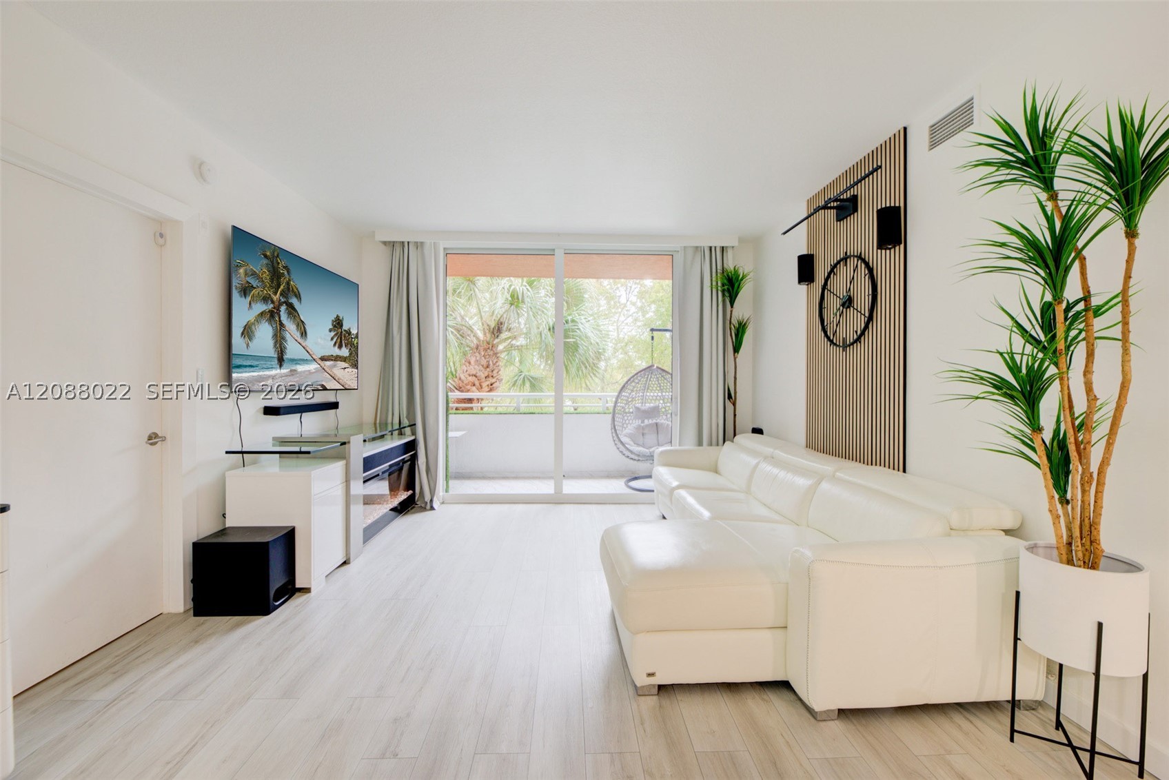 image The Venture at Aventura2