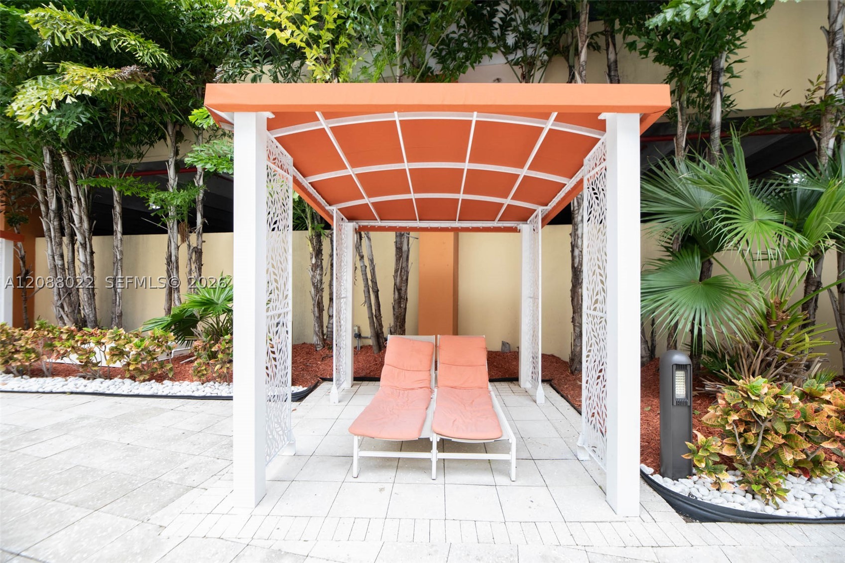 image The Venture at Aventura36