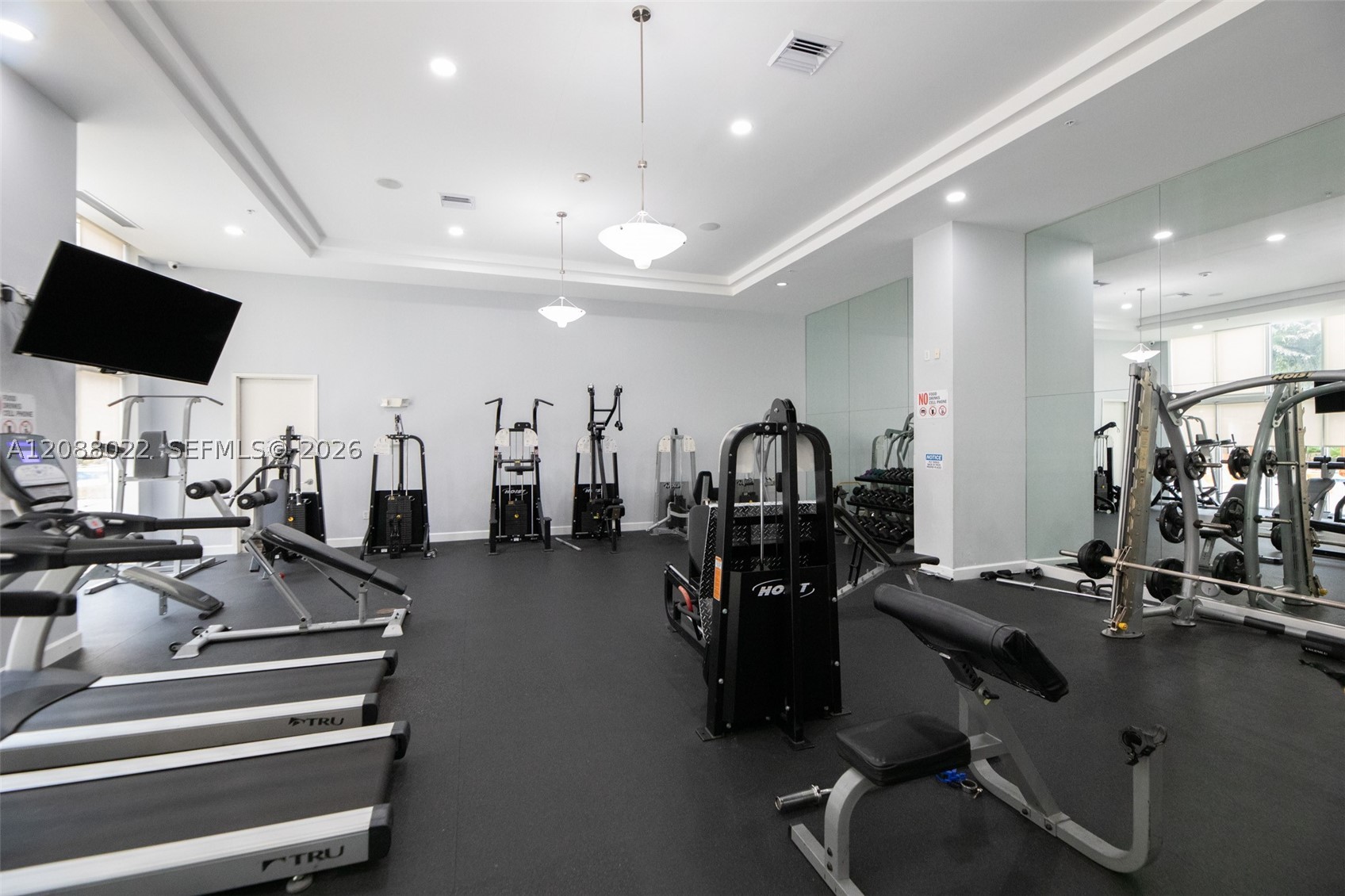 image The Venture at Aventura37